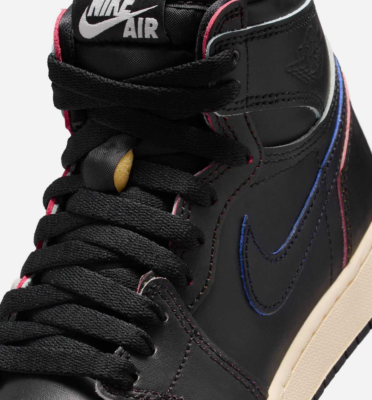 Air Jordan 1 Retro High OG Grade School Lifestyle Shoe - Black/Muslin