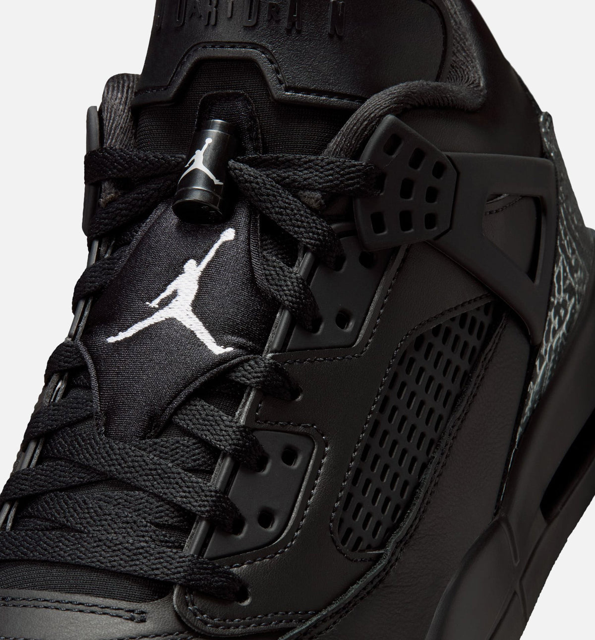 Spizike Low Men's Basketball Shoe - Black/Metallic Silver