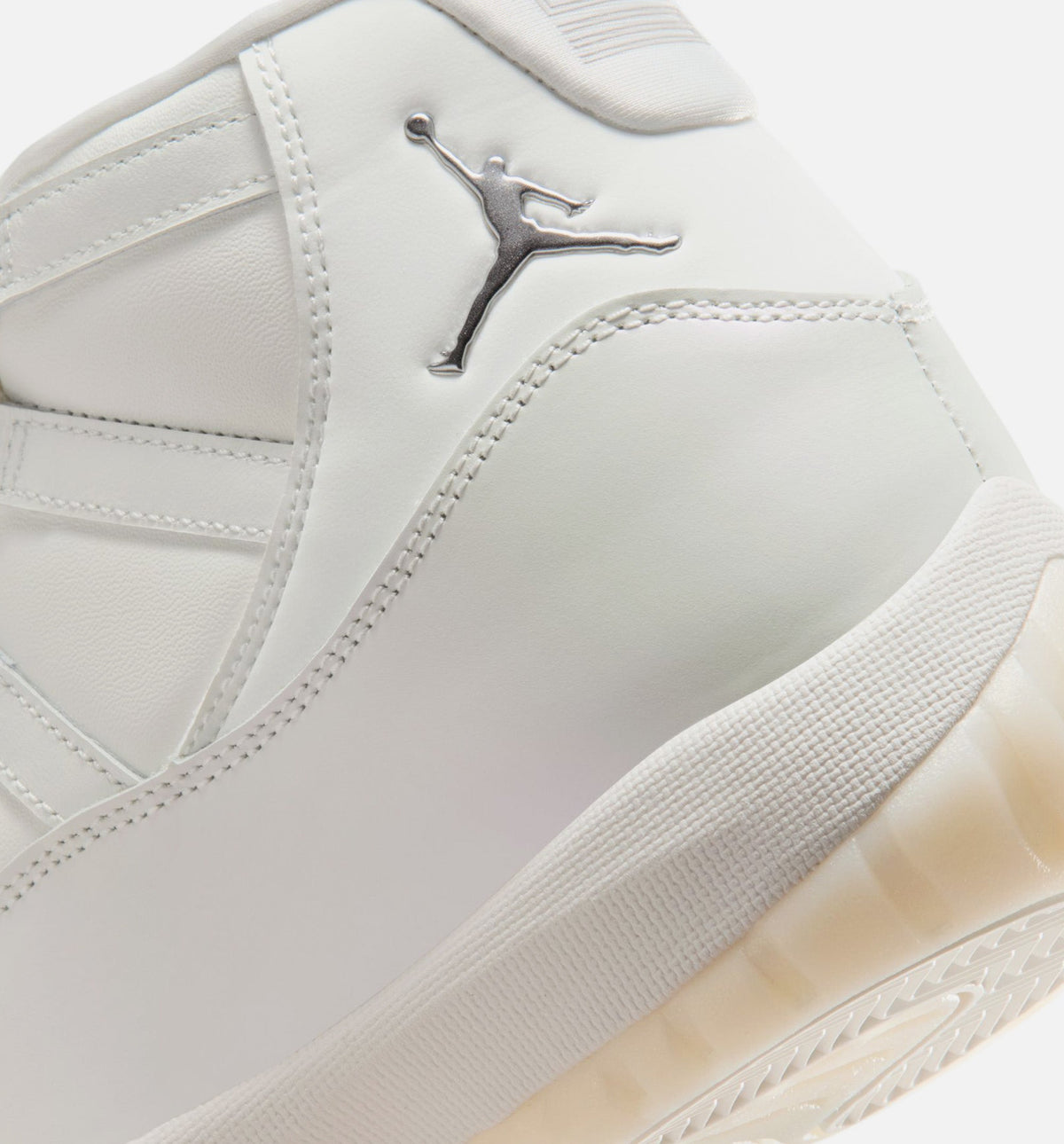 Air Jordan 11 Retro Pearl – Women's Lifestyle Shoe in Sail/Pearl Grey/White/Metallic Silver