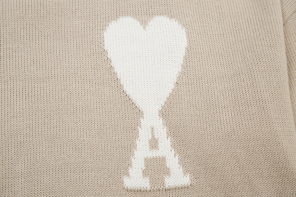 HEART SWEATER CREAM (UNISEX)