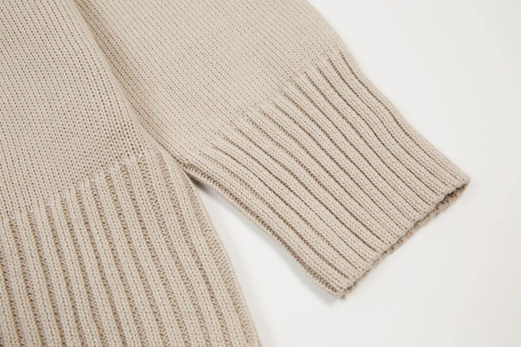 HEART SWEATER CREAM (UNISEX)