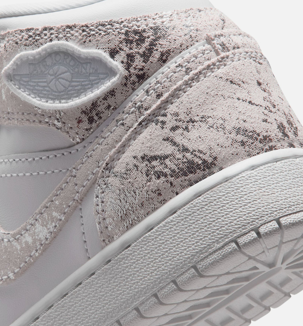 Air Jordan 1 Mid SE Grade School Lifestyle Shoe - White/Field Silver