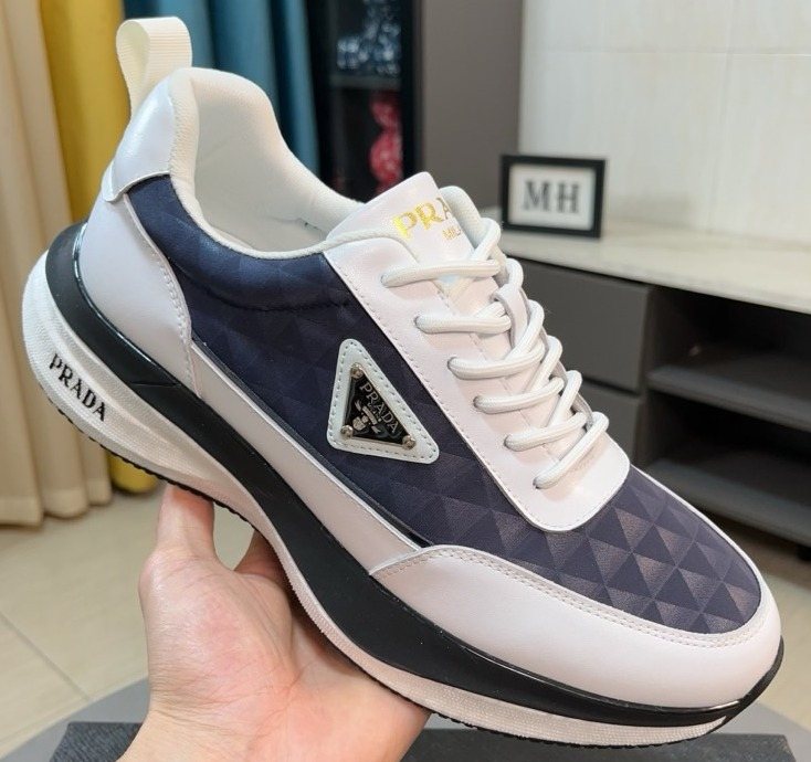 Prada Diamond-Pattern Low-Top Sneakers