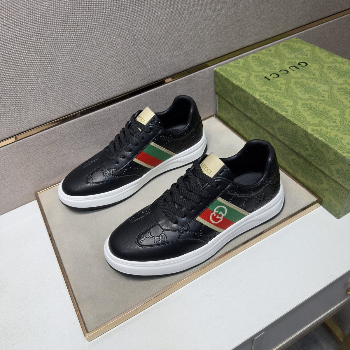 Gucci Men's Green-Red Stripe Low-Top Sneakers